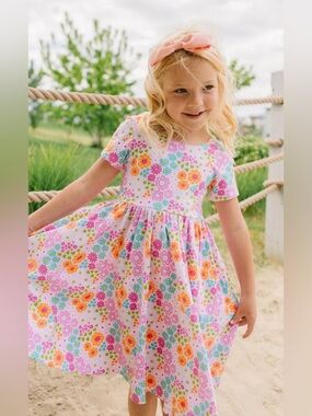 OLLIE JAY Classic Twirl Dress in Vibrant Pink Floral - 8